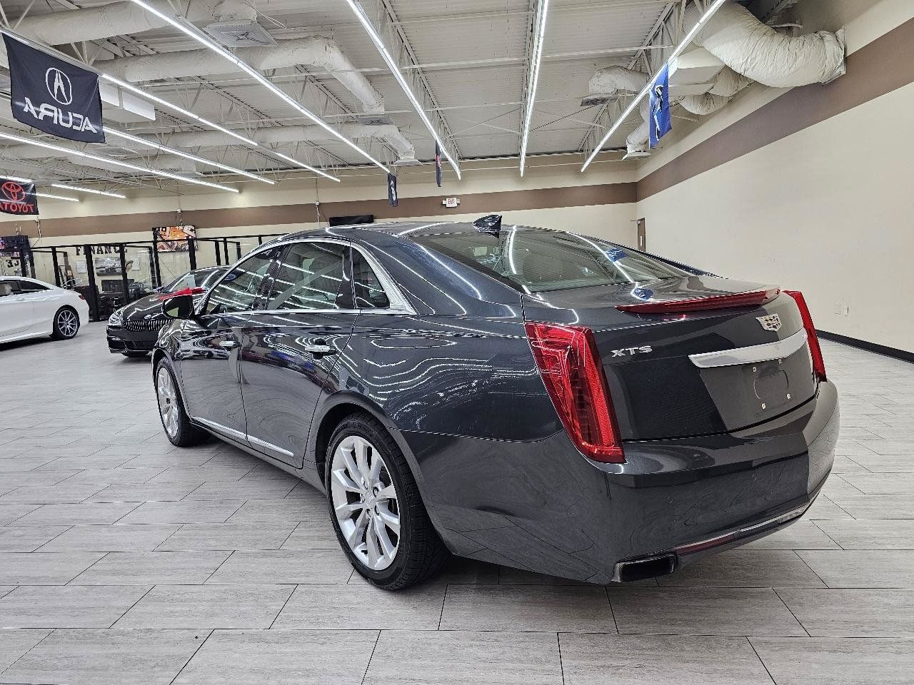 Used 2017 Cadillac XTS Luxury FWD image 8