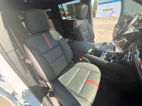 Used 2026 Chevrolet Traverse RS AWD/4WD image 33