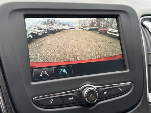 Used 2016 Chevrolet Malibu LT image 3