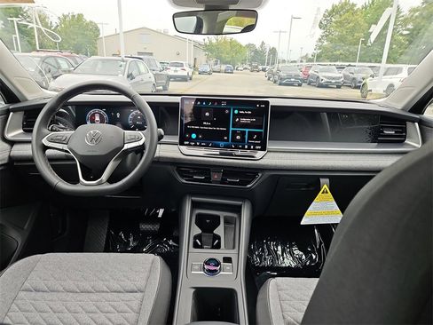 New 2025 Volkswagen Tiguan S image 4