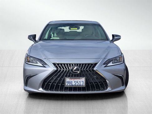 Used 2023 Lexus ES 300h w/ Premium Package image 2