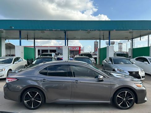 Used 2020 Toyota Camry XSE image 6