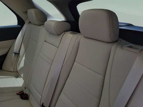 Certified 2026 Mercedes-Benz GLE 450 4MATIC image 9