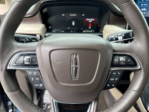 Certified 2023 Lincoln Nautilus Reserve w/ Equipment Group 202A image 25