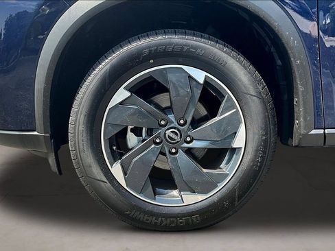 Certified 2024 Nissan Rogue SV AWD/4WD image 34