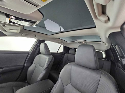 Used 2023 Lexus RZ 450e Premium image 22