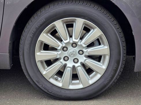 Used 2014 Toyota Sienna LE AWD/4WD image 71