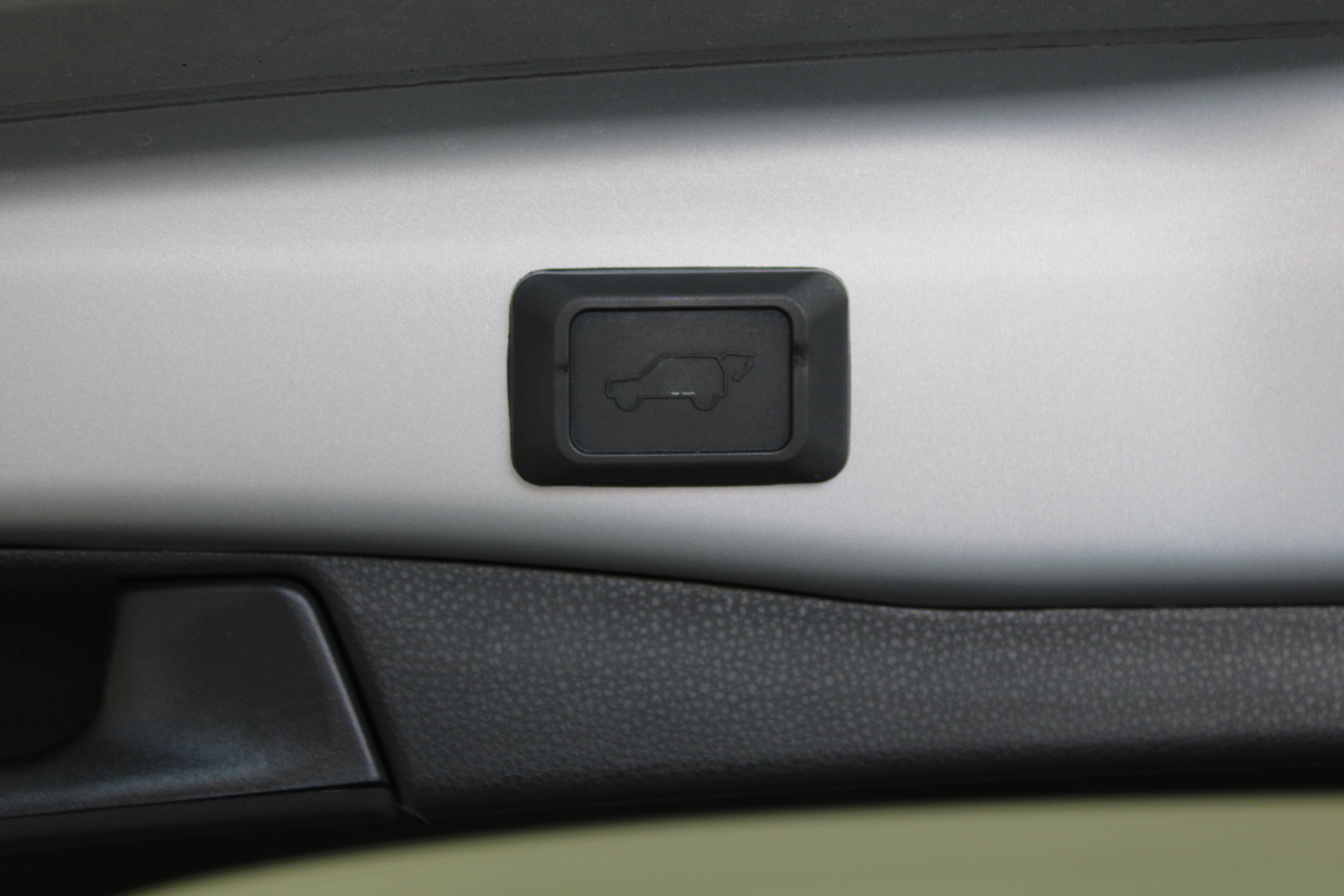 Used 2023 Toyota RAV4 XLE Premium FWD image 33