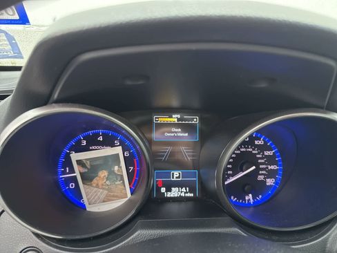 Used 2018 Subaru Outback 3.6R Limited AWD/4WD image 2