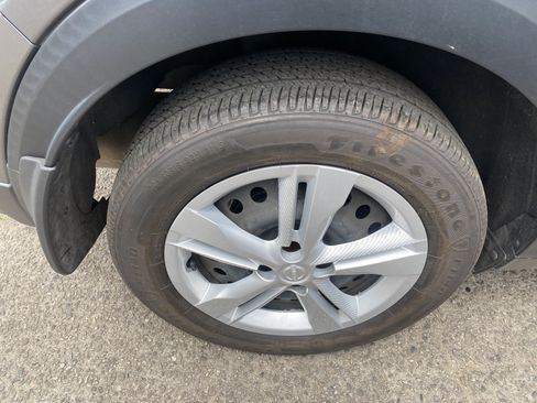 Used 2024 Nissan Kicks S FWD image 7