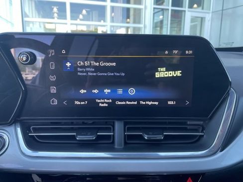 Used 2025 Chevrolet Trax LT FWD image 22