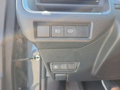 Used 2024 Toyota Prius LE FWD image 31