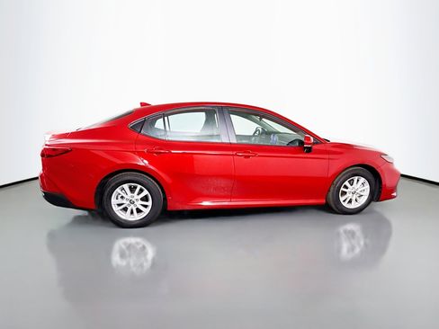 Used 2025 Toyota Camry LE image 11