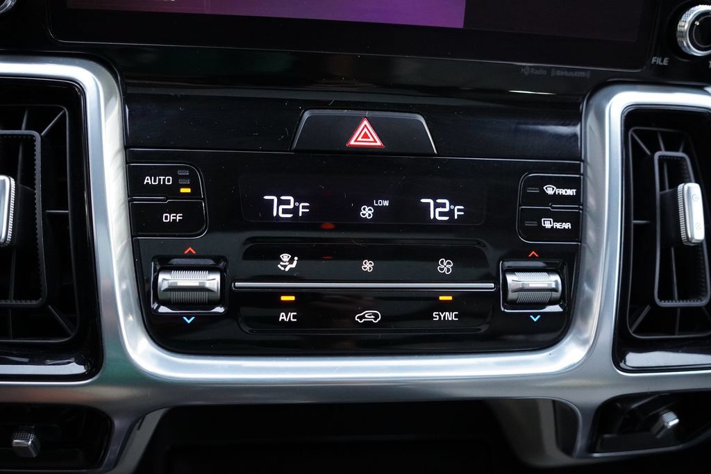 Used 2023 Kia Sorento SX AWD/4WD image 29