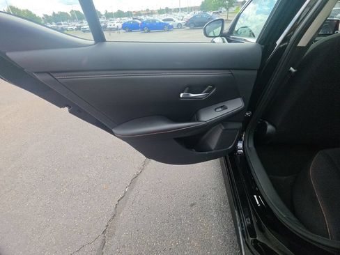Used 2025 Nissan Sentra SR FWD image 26