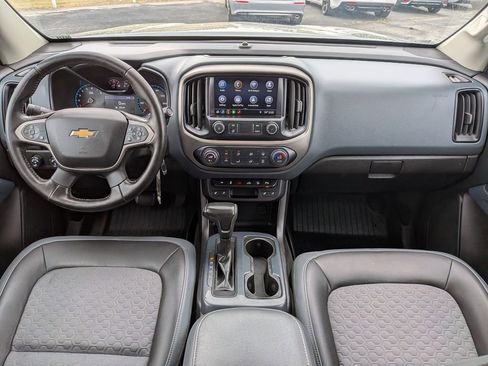 Used 2020 Chevrolet Colorado Z71 AWD/4WD image 2