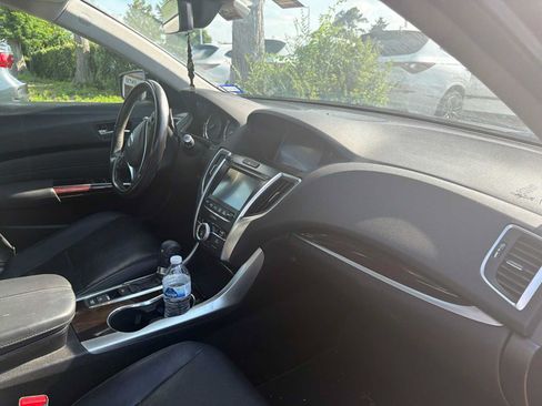 Used 2016 Acura TLX w/ Technology Package FWD image 9