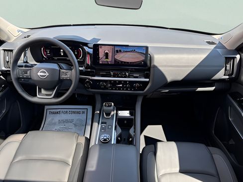 New 2026 Nissan Pathfinder SL w/ SL Premium Package AWD/4WD image 11