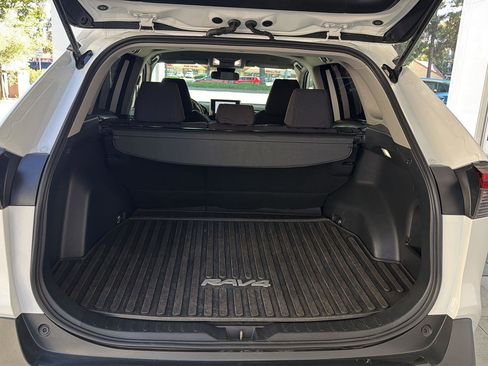 Used 2025 Toyota RAV4 LE AWD/4WD image 14