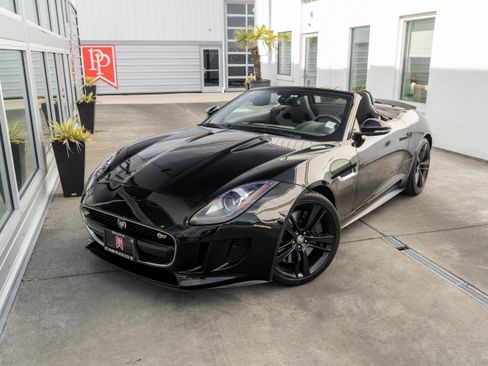 Used 2014 Jaguar F-TYPE S RWD image 3
