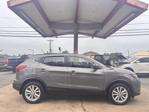 Used 2018 Nissan Rogue Sport S w/ S Appearance Package FWD image 5