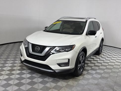 Used 2018 Nissan Rogue SL w/ Premium Package AWD/4WD image 9