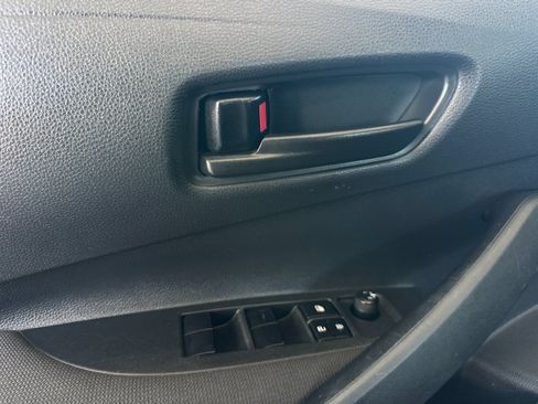 Used 2025 Toyota Corolla LE FWD image 10