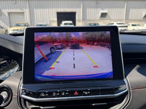 Used 2025 Jeep Compass Trailhawk image 17