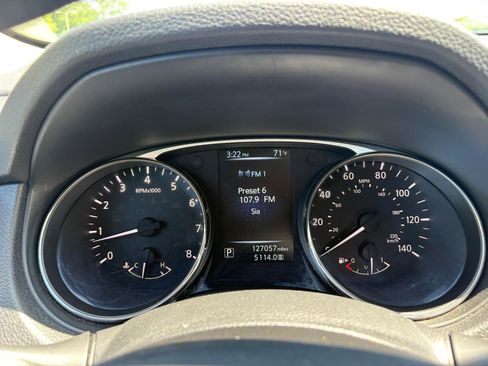 Used 2015 Nissan Rogue SV AWD/4WD image 13
