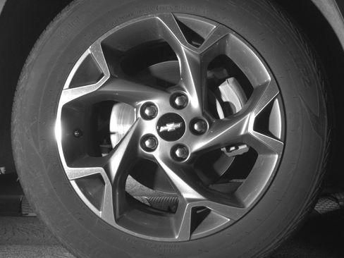 Used 2025 Chevrolet Trax LT w/ LT Convenience Package image 13