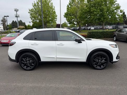 Used 2025 Honda HR-V Sport image 9