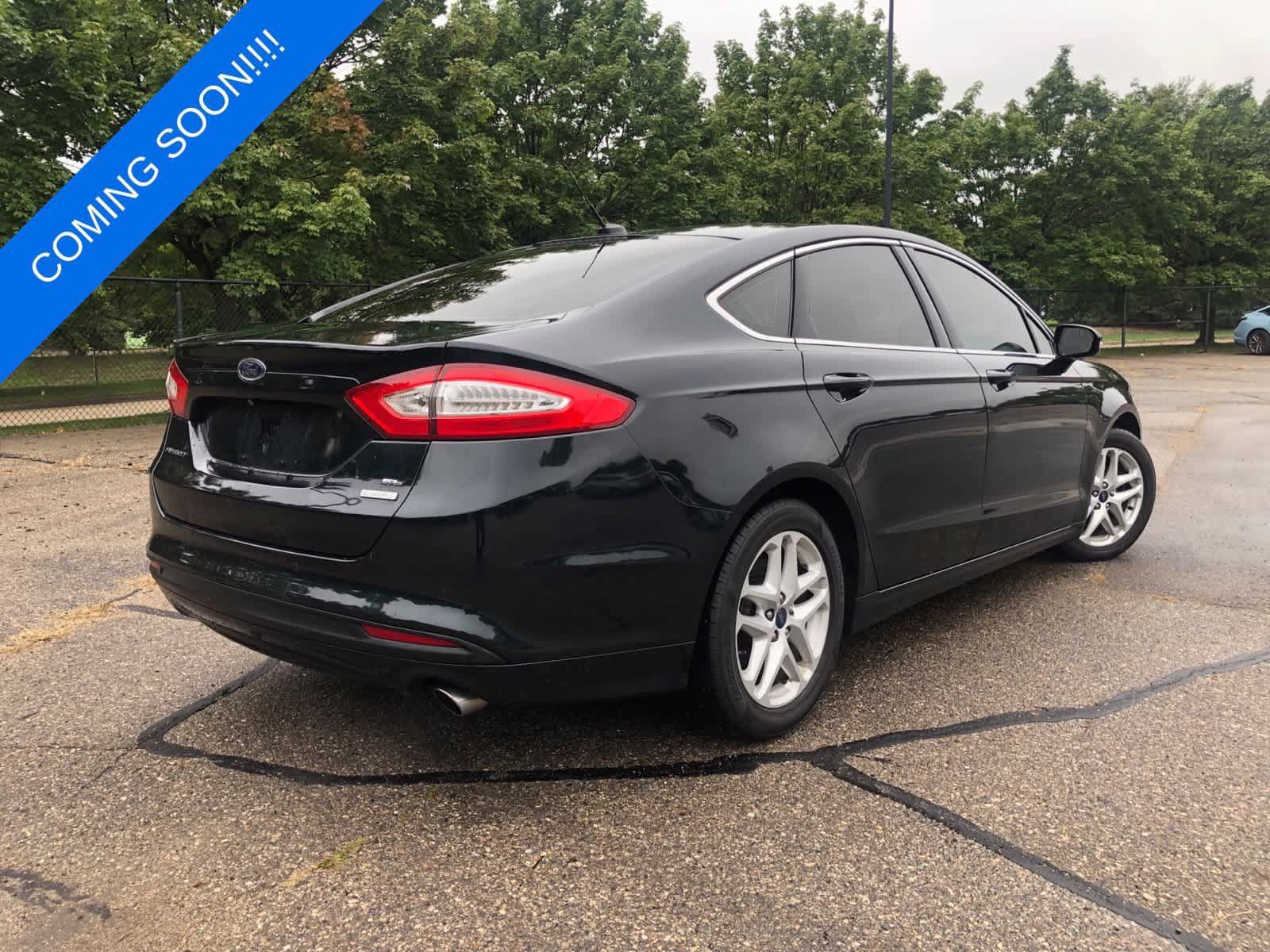 Used 2014 Ford Fusion SE w/ Equipment Group 202A FWD image 3