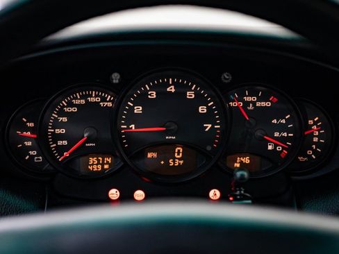 Used 2000 Porsche 911 Carrera image 32