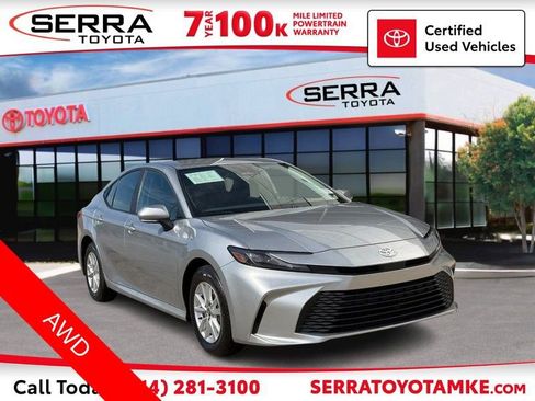 Used 2025 Toyota Camry LE AWD/4WD image 1