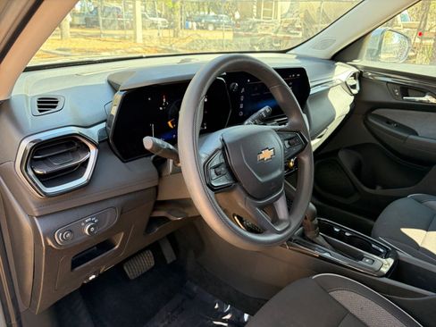 Used 2025 Chevrolet TrailBlazer LT image 30