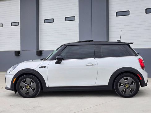 Used 2024 MINI Cooper SE FWD image 5