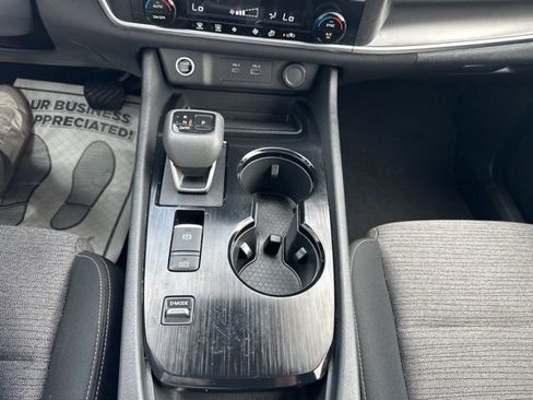 Used 2023 Nissan Rogue SV FWD image 19