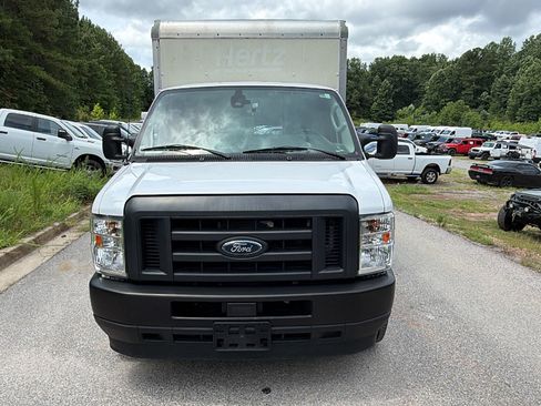Used 2022 Ford E-350 and Econoline 350 Super Duty RWD image 3