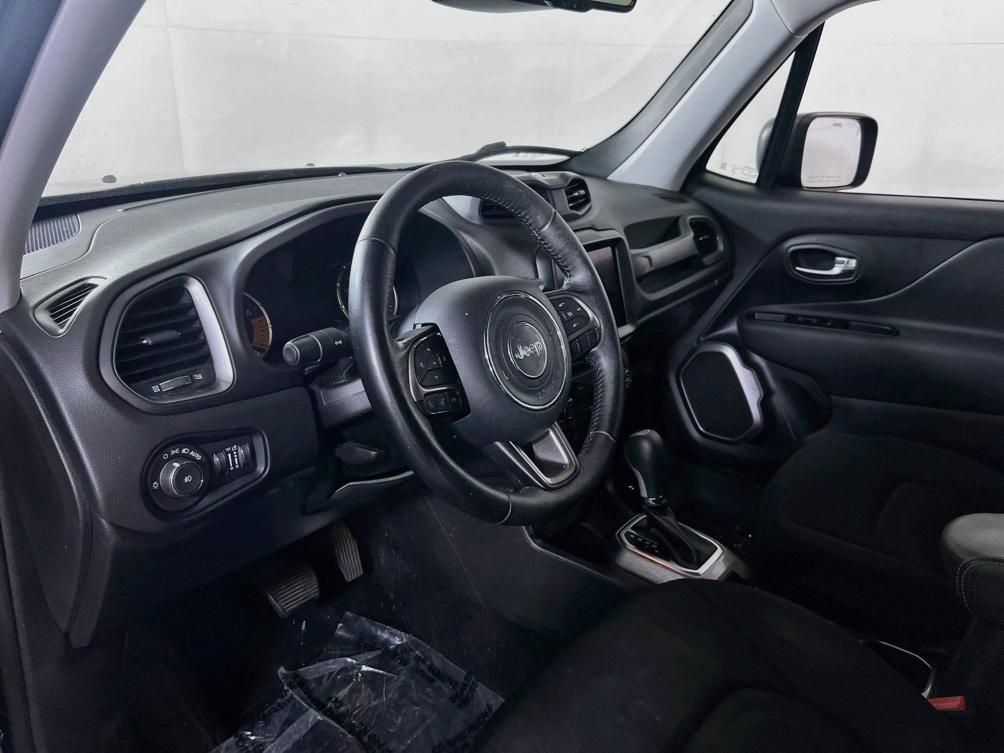 Used 2022 Jeep Renegade Latitude w/ Convenience Group AWD/4WD image 9