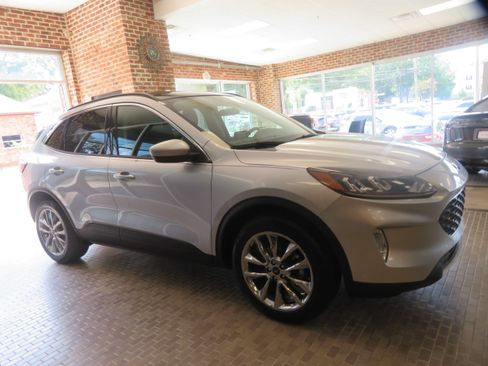 Used 2020 Ford Escape SEL AWD/4WD image 58