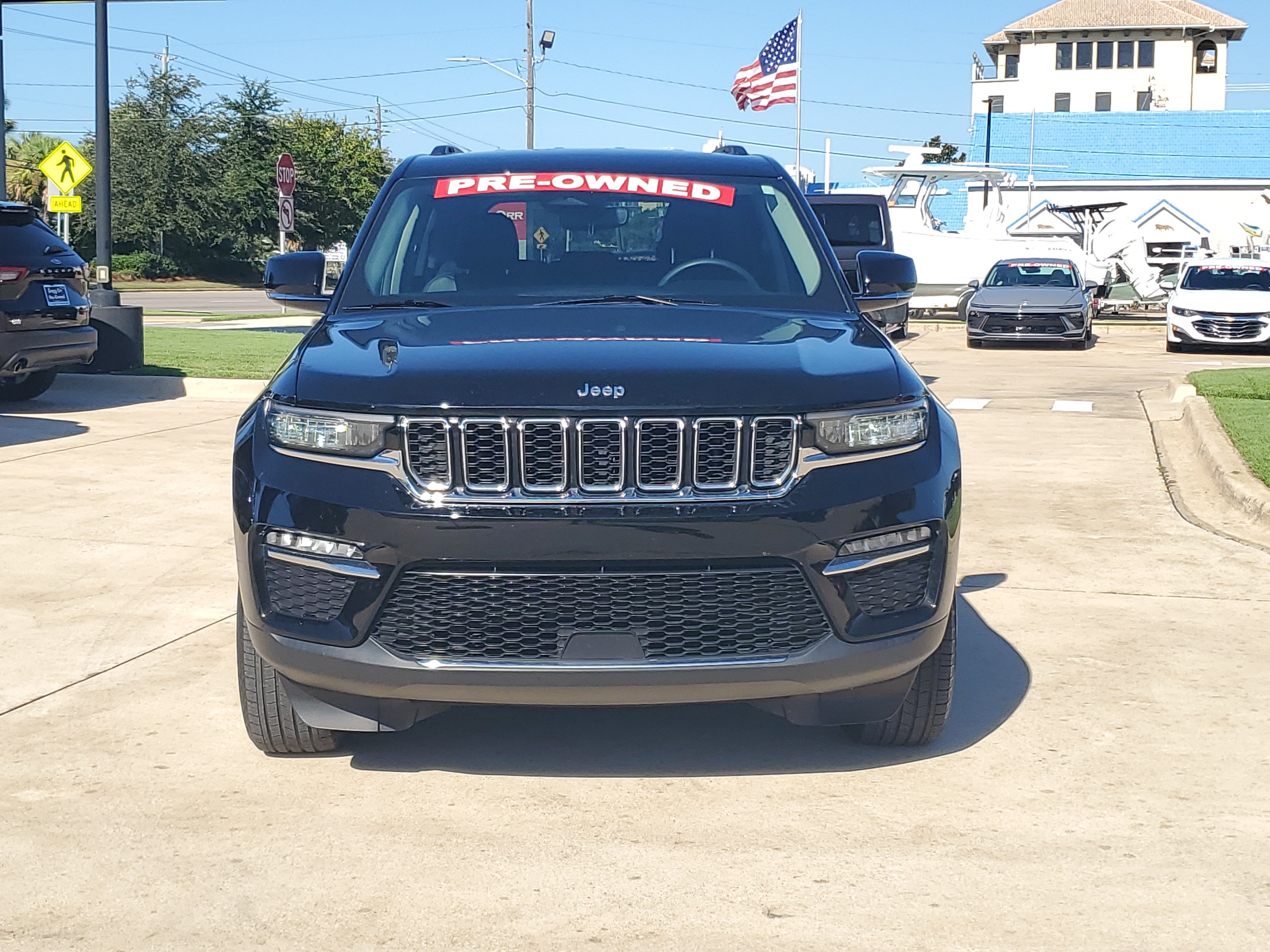 Used 2023 Jeep Grand Cherokee Limited AWD/4WD image 7