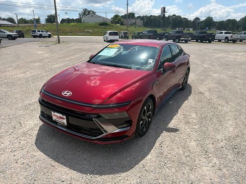 Used 2024 Hyundai Sonata SEL FWD image 2