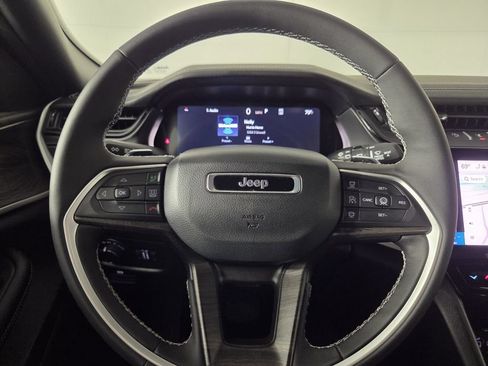 Used 2026 Jeep Grand Cherokee Altitude RWD image 16
