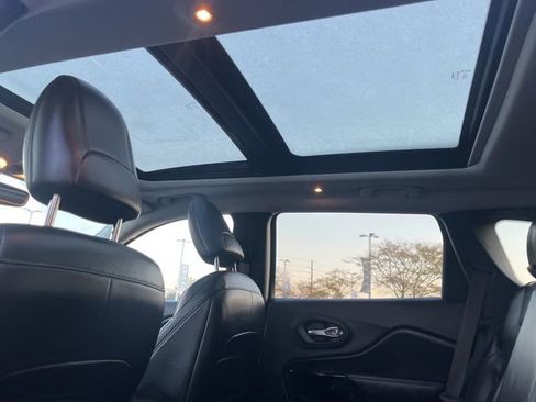 Used 2020 Jeep Cherokee Altitude image 19