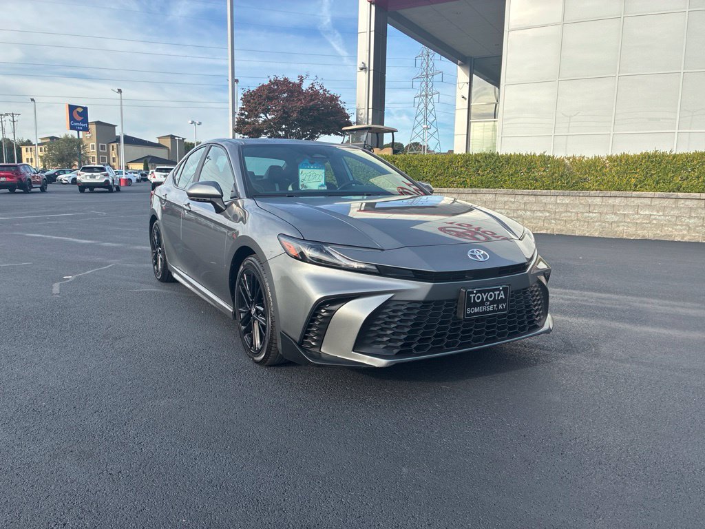Used 2025 Toyota Camry SE FWD image 17