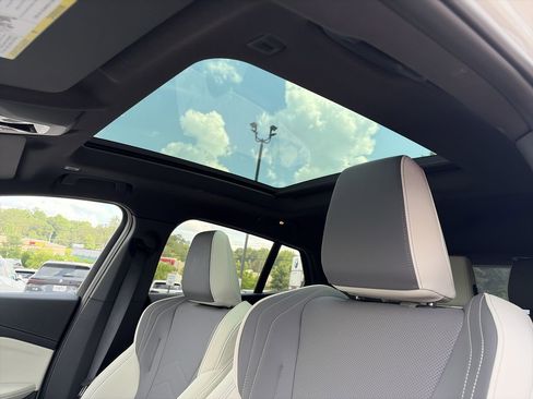 Certified 2026 BMW X2 xDrive28i AWD/4WD image 28