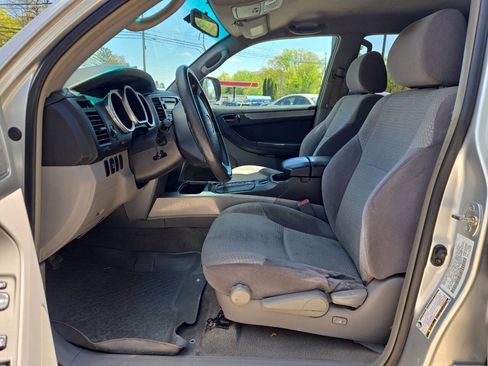 Used 2004 Toyota 4Runner Sport AWD/4WD image 16