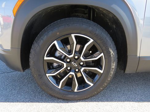 Used 2024 Chevrolet TrailBlazer ACTIV w/ Driver Confidence Package image 13
