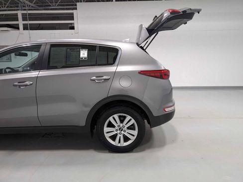 Used 2018 Kia Sportage LX image 11