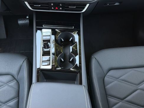 New 2026 Volkswagen Atlas SE FWD image 18